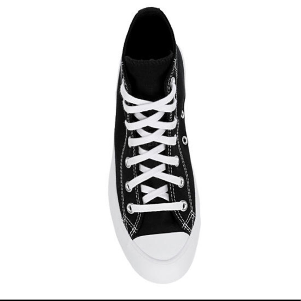 Converse Women’s brand new not available to order